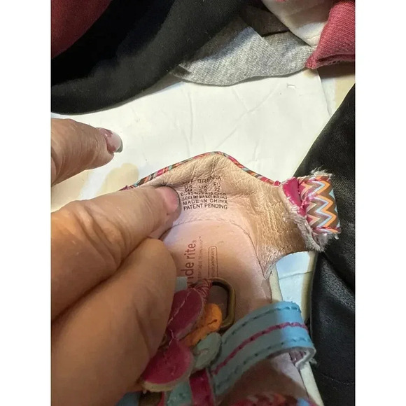 STRIDE RITE BABY 
GIRLS SANDALS - leather size 6 - Picture 4 of 4